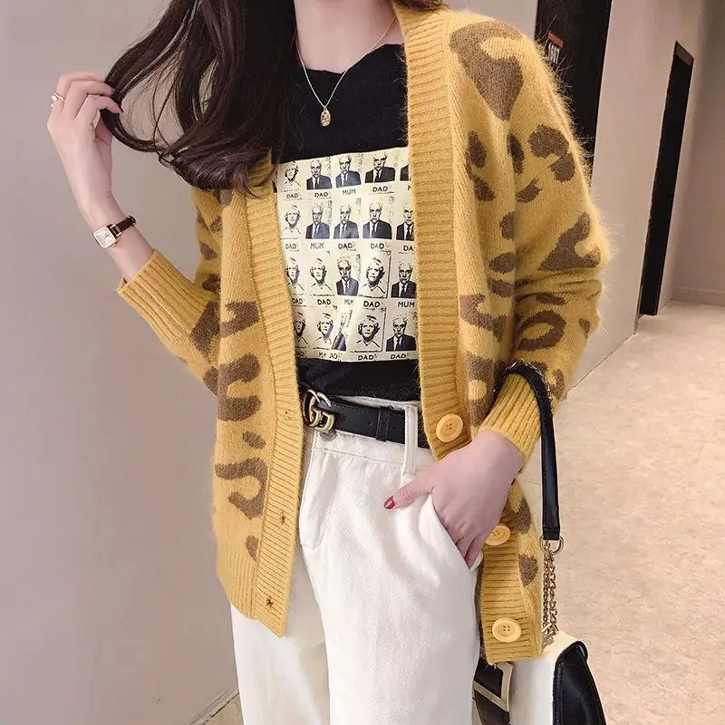 2023 Autumn/Winter New Outwear Korean Loose V-neck Sweater Women\'s Outwear Knitwear Cardigan Coat Women\'s Wear