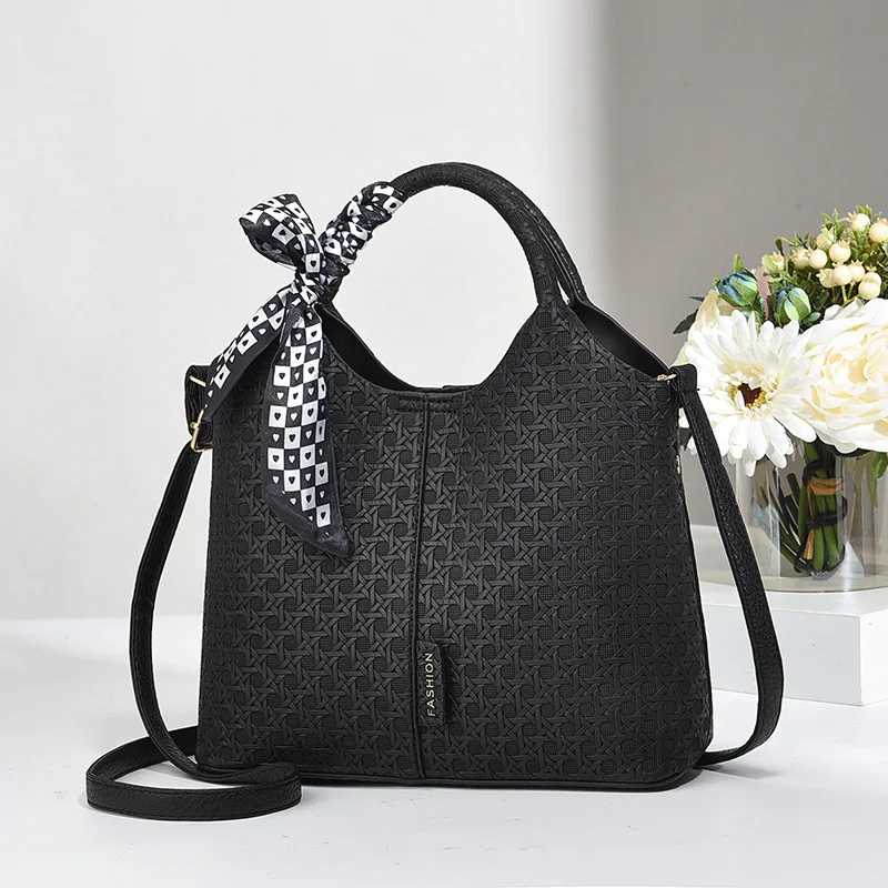 2024 new fashionable color blocked women's handbag woven large capacity single shopping shoulder crossbody bag