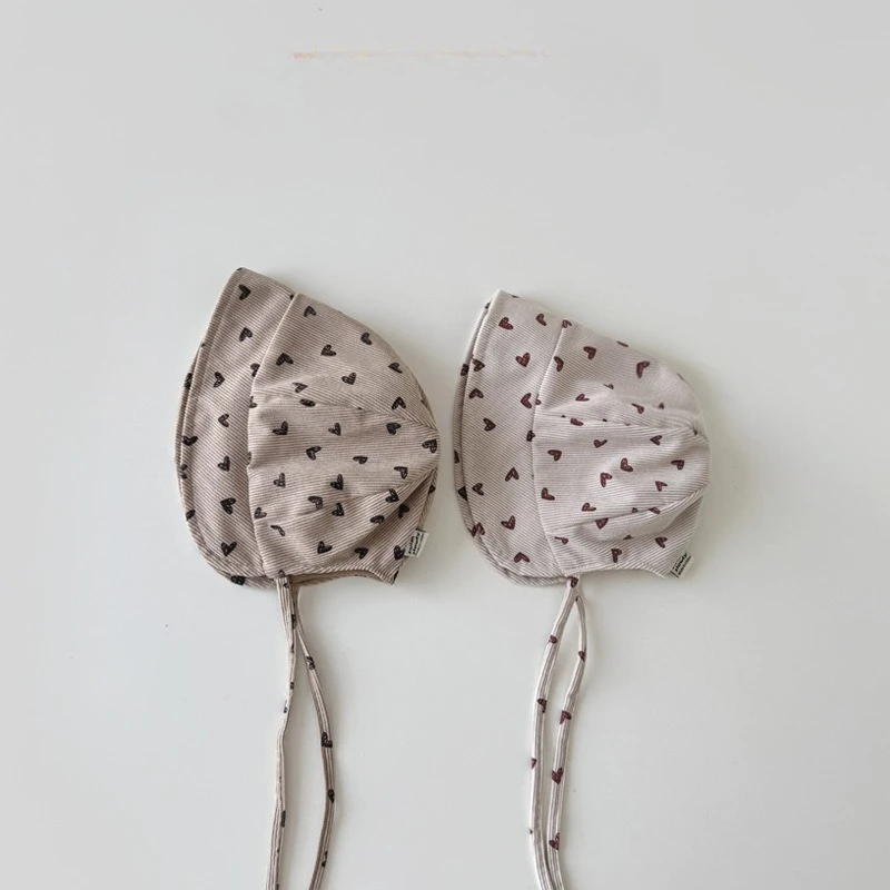 

2025 New Trendy Baby Hat Falll Winter Princess Lace Bonnet with Heart Bow Adjustable Ties Infant Cap for Newborn (0-24M)