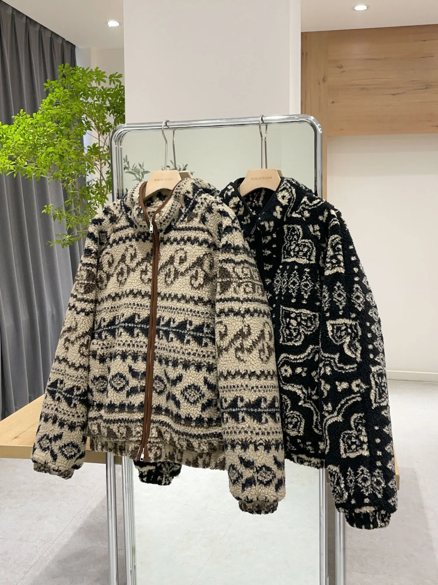 

Куртка Nok Xiaola Authentic 2025: Новая зимняя модель с тоготемным узором, из овечьей шерсти, повседневная, свободного кроя, из полиэстера, с длинными рукавами, на молнии