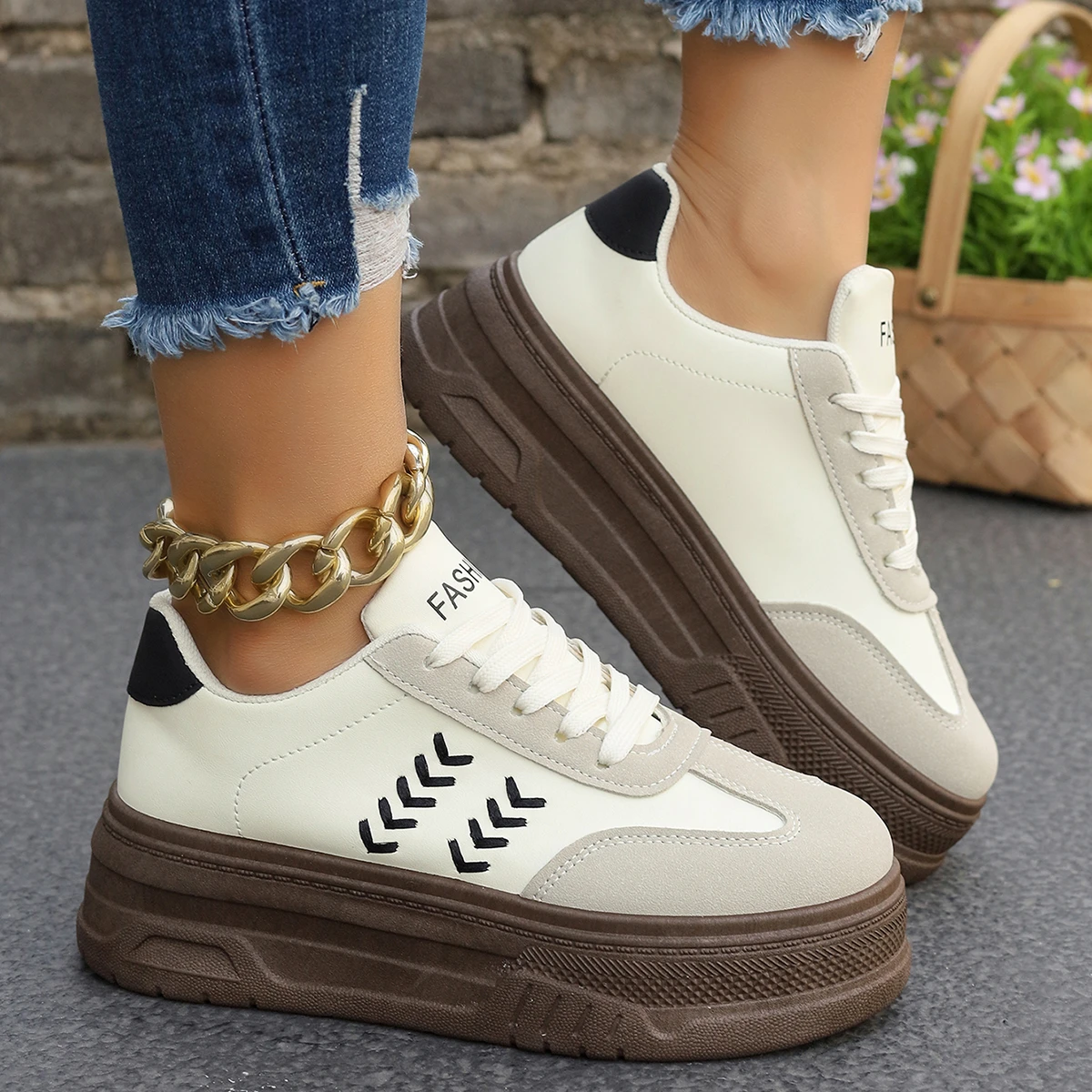 

Весенне-осенние женские кроссовки с круглым носком, удобные/стильные, модные, новая модель, на толстой подошве, противоскользящие, для работы и отдыха.