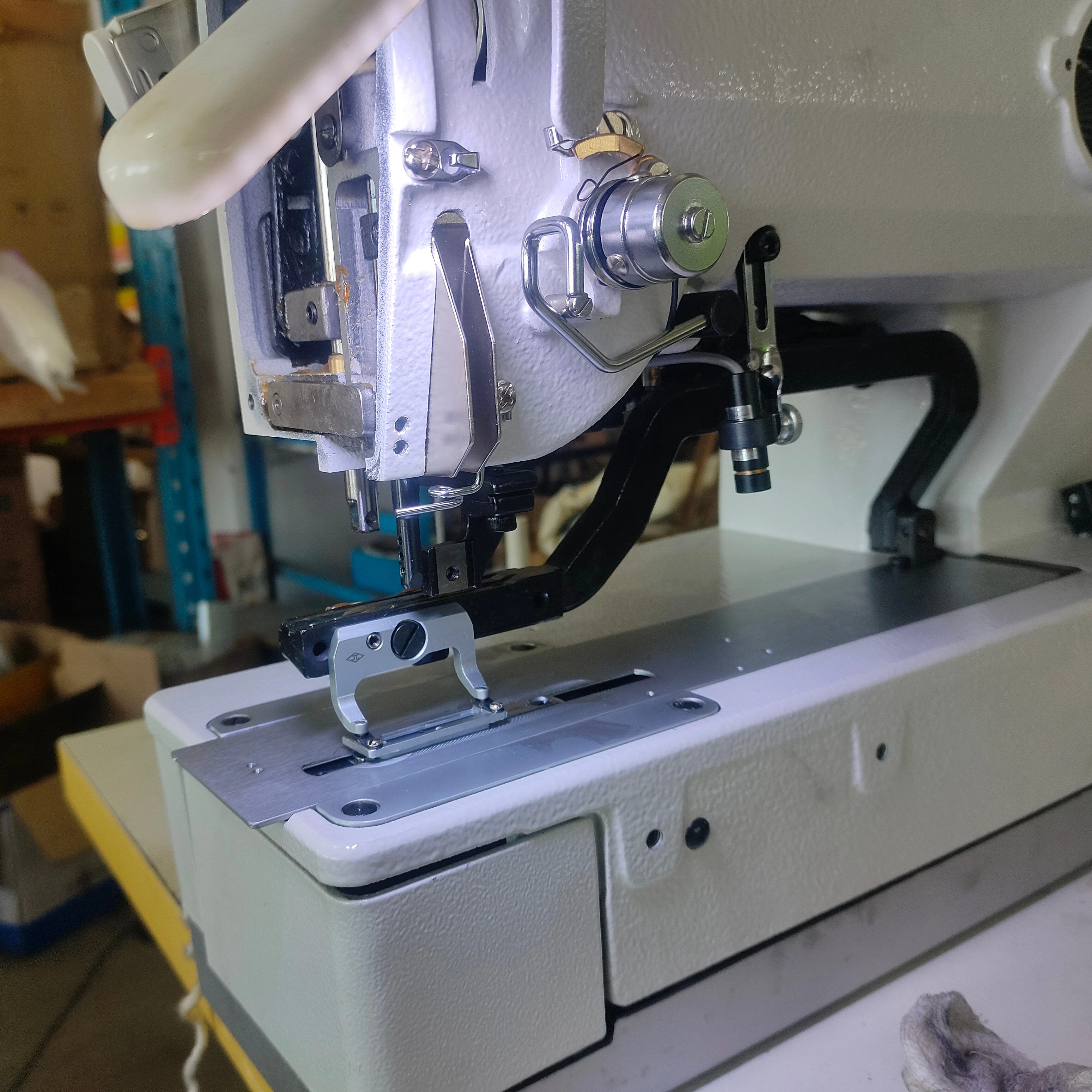 High Precision Computer Bottom Hole Sewing Machine Intelligent Industrial Sewing Machine Automatic Thread Repairing Machine