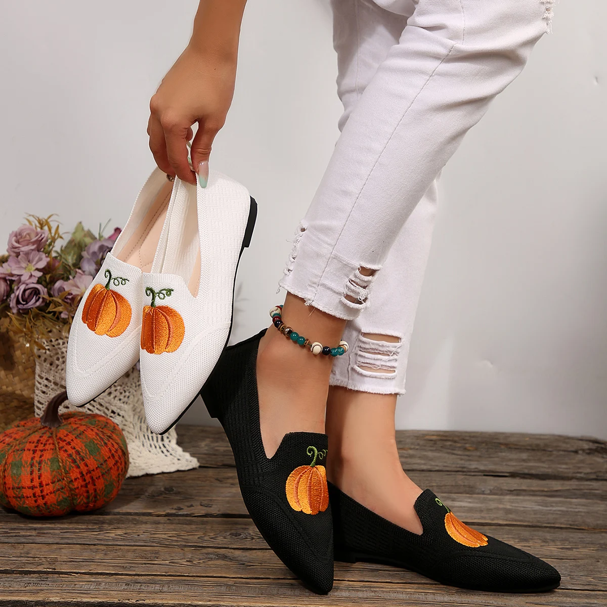 Pointed-toe knitted shoes with pumpkin embroidery, stylish and versatile slip-on flat shoes