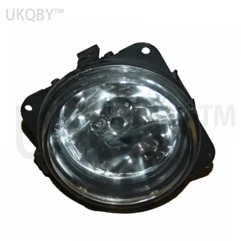 

применяется противотуманная фара 2M5Z15200AB