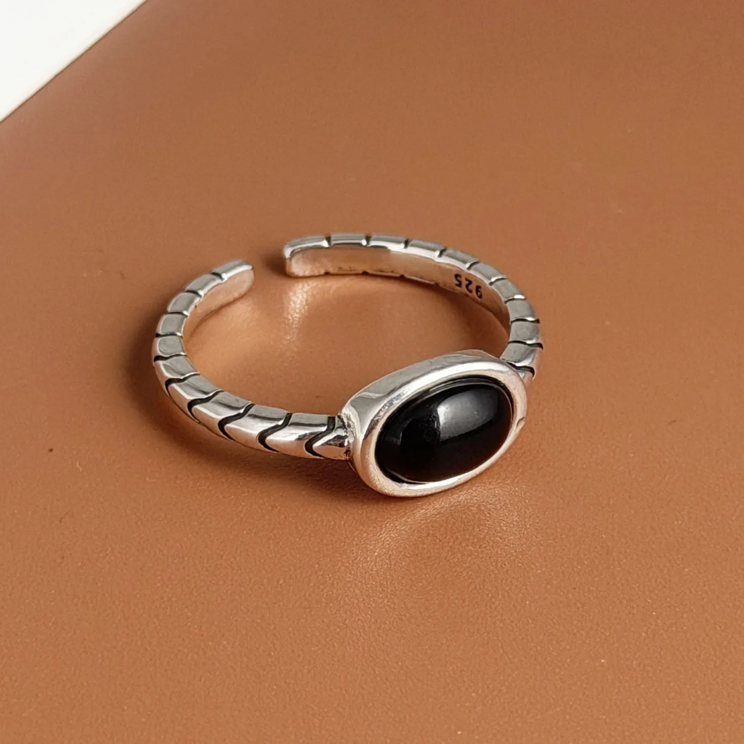 BF CLUB 925 Sterling Silber Ring für Damen, Schmuck im Retro-Stil mit schwarzem und rotem Stein, handgefertigter Vintage-Ring, allergiefrei, für Party, Geburtstagsgeschenk – Detail 5