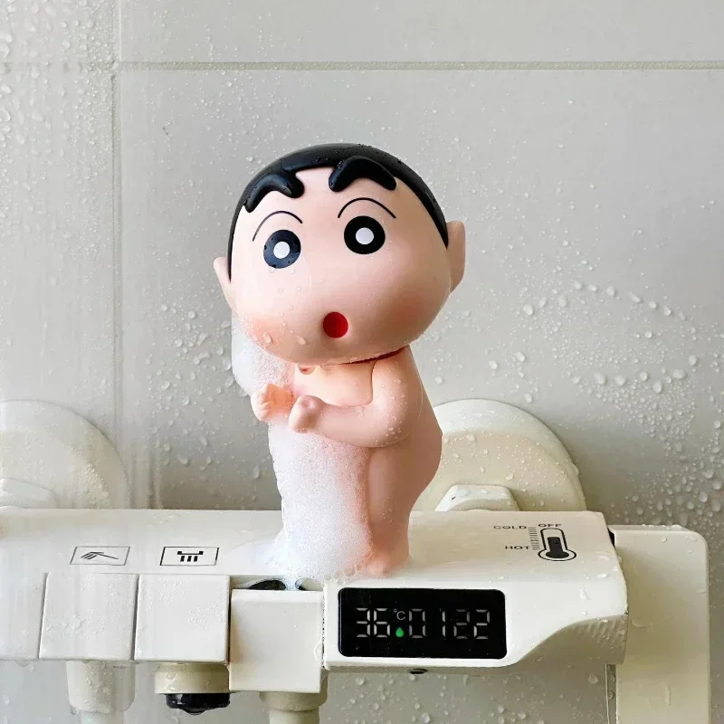 Zabawka do kąpieli w kształcie słonia Crayon Shin-chan - ruchoma figurka kawaii dla dzieci, urocza kolekcjonerska lalka na prezent - wyprzedaż