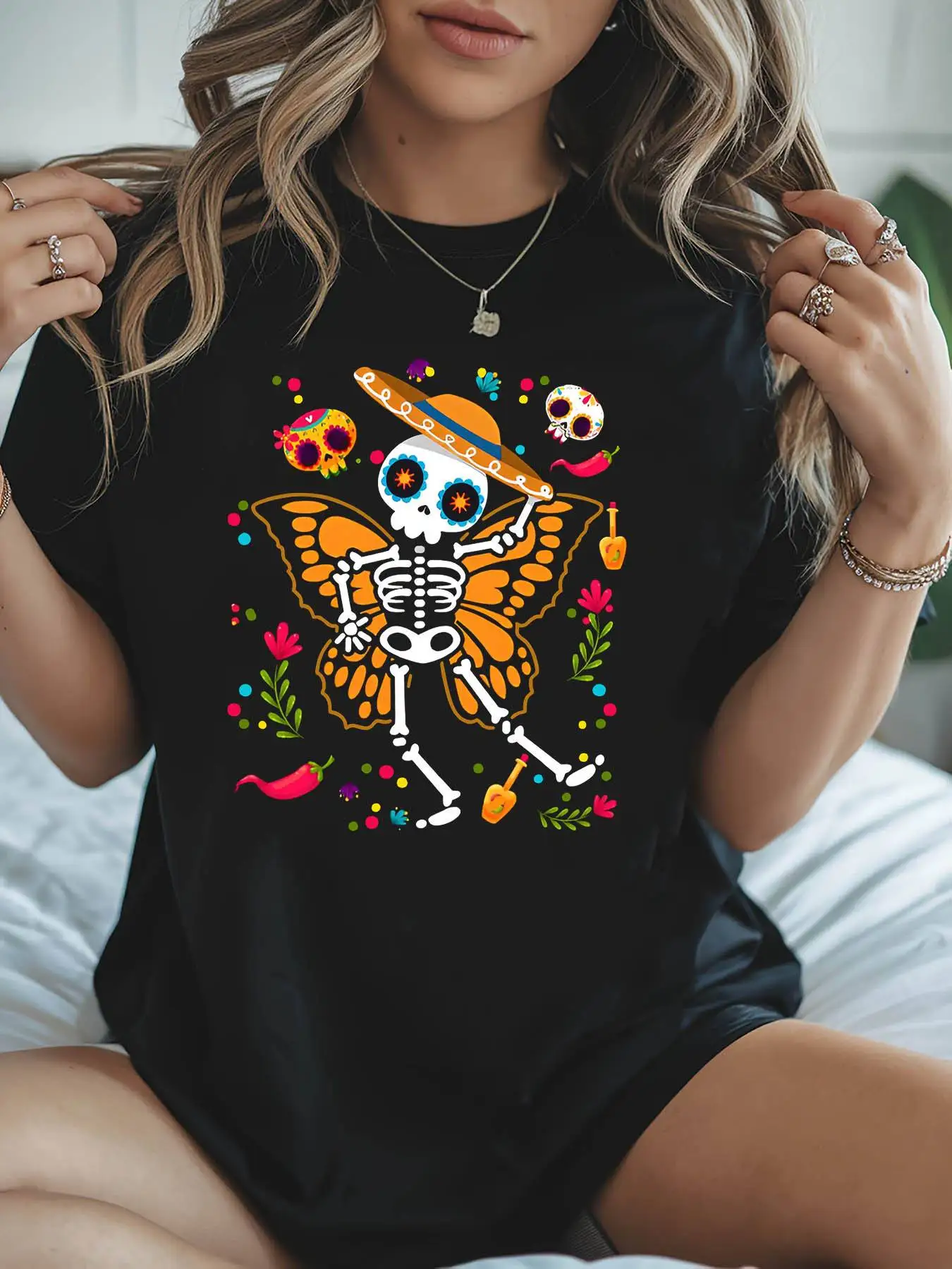 Women's Day of The Dead T-Shirt Mexican Sugar Skull Graphic Tops with Floral Accents Casual Graphic Tshirt Clothes Female Outfit