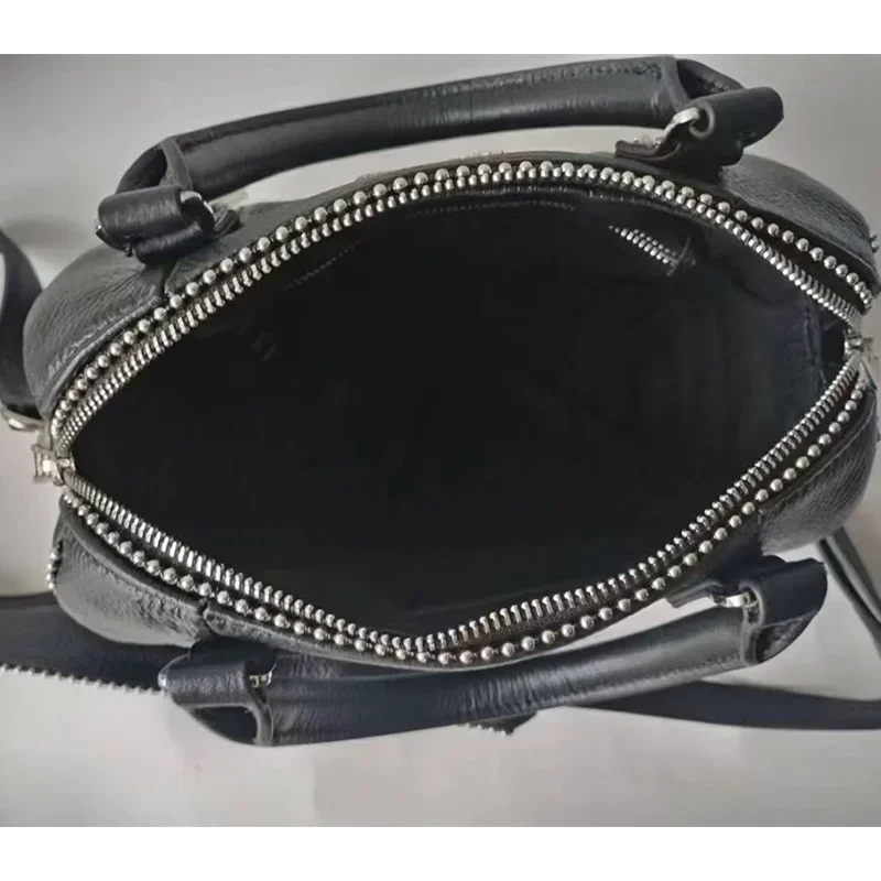 2025 جديد Y2k حقيبة كتف نسائية تصميم فاخر موضة السيدات حقيبة كروسبودي أسود بولي Leather جلد خمر سلسلة Zv حقائب مغلف