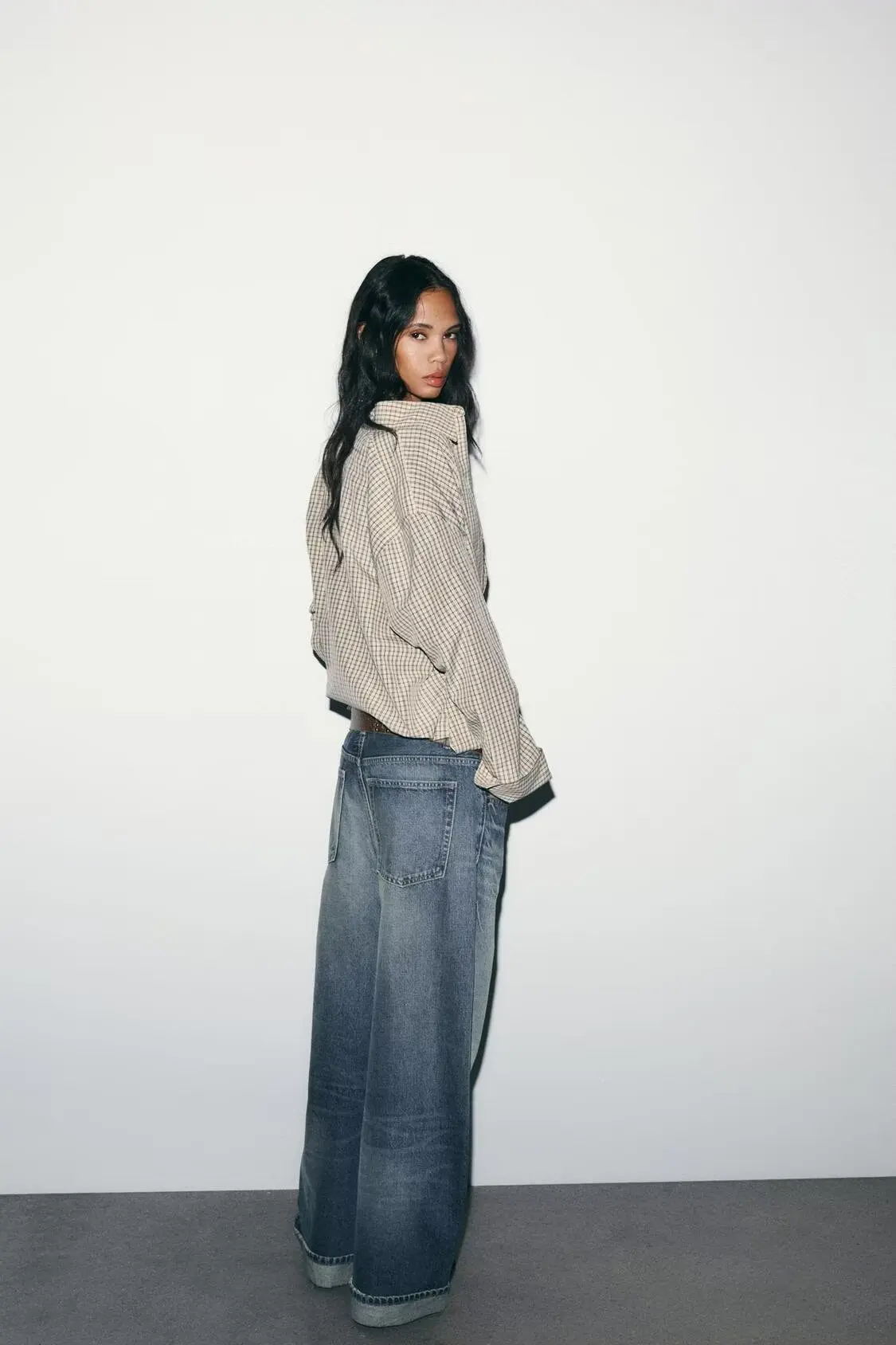 

Faionable Casual Loose Mid-Waist Hole Denim Jeans Women's Autumn Winter New Arrival High Waist Cotton Stretch Zipper Sle