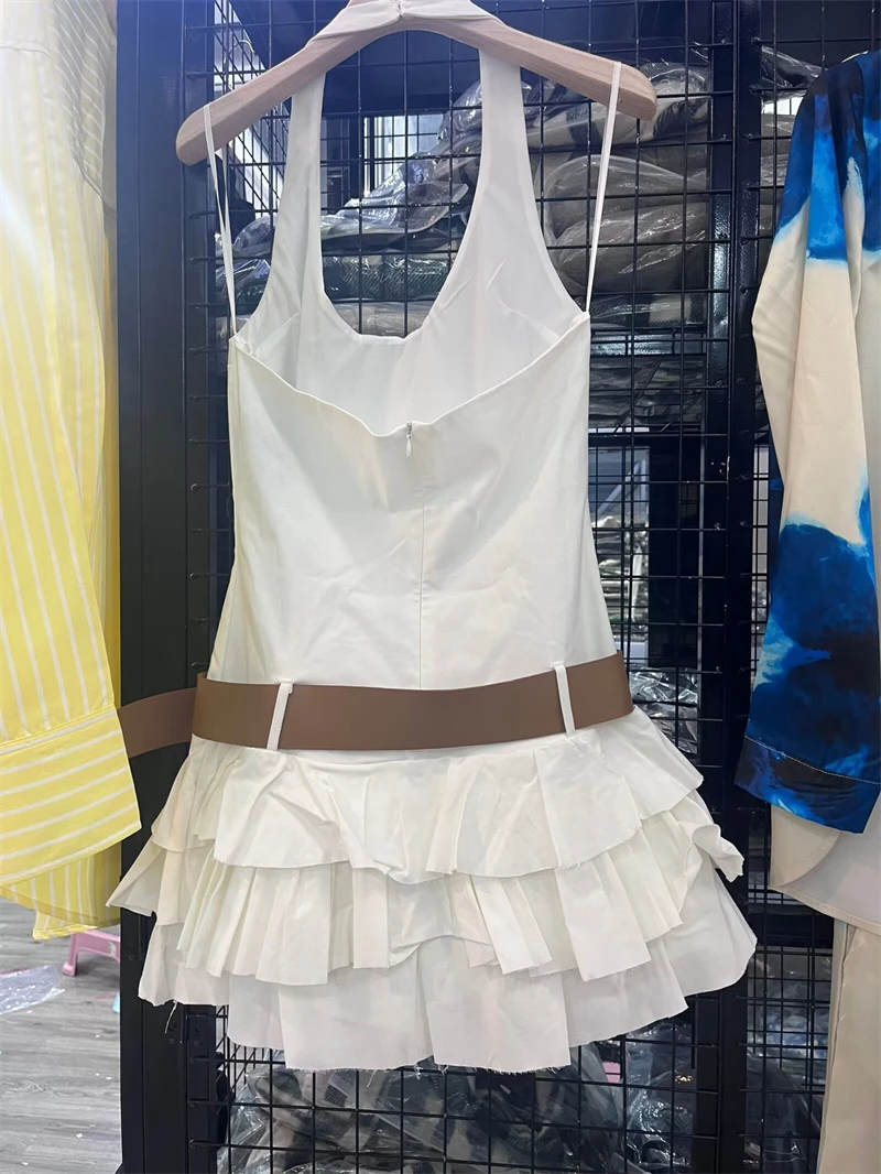 Keyanketian verão novo feminino halter sem costas mini vestido quente doce y2k com cinto em camadas magro voltar zíper vestidos sem mangas