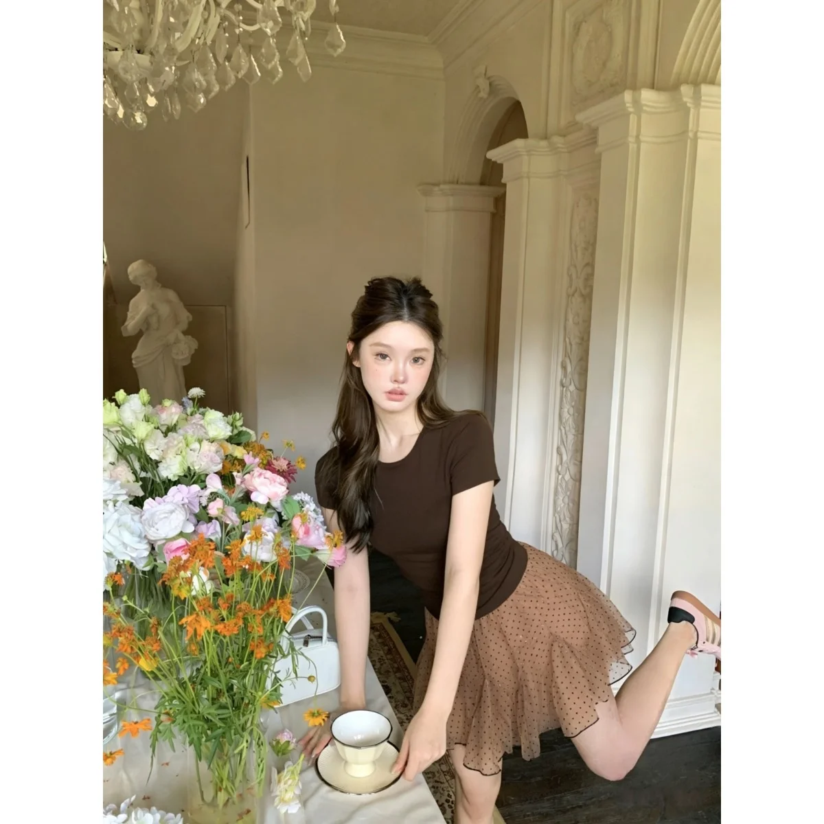 

Облегающая однотонная футболка и юбка в горошек, комплект из двух предметов, универсальный модный женский летний наряд, повседневная рабочая одежда