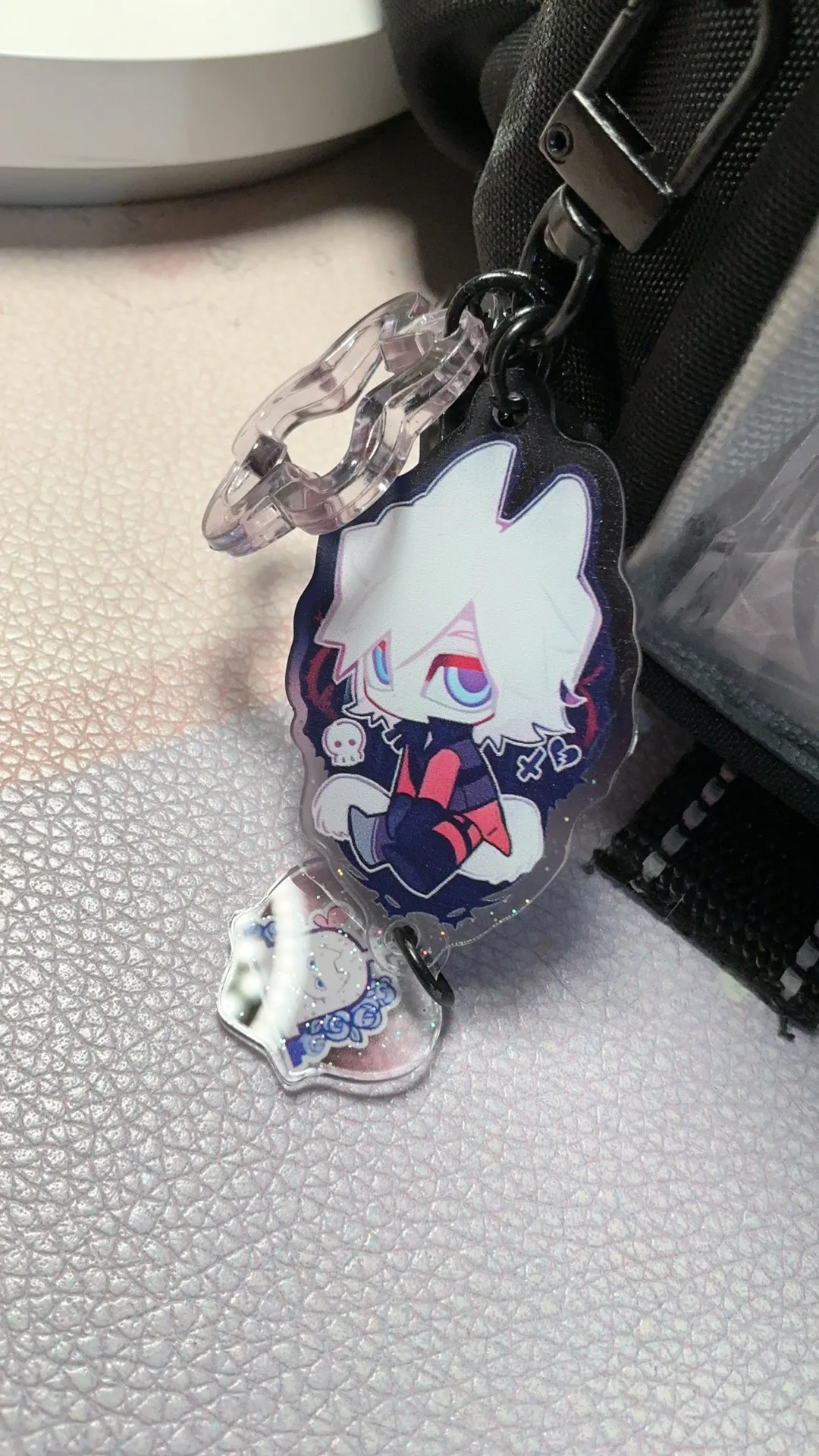 Game Devil May Cry Vergil Dante Cosplay Tinplate Badge Acrylic Pendant Cute Keychain Backpack Decoration Fans Gift Collection view 2