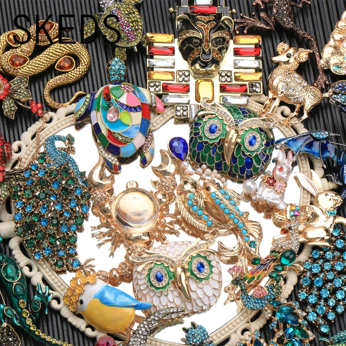 SKEDS Vintage Owl Brooches Luxury Designer Jewelry for Women  Animal Peacock Corsage Full Crystal Pins Grande Broche