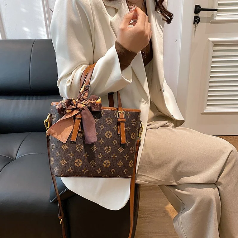 

Элегантная женская сумка через плечо, изготовленная из кожи с принтом озера, винтажный повседневный стиль в Париже ​