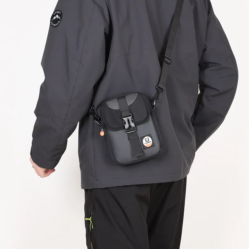 

Durable Oxford fabric men's crossbody bag, lightweight square waterproof commuting single-shoulder small bag