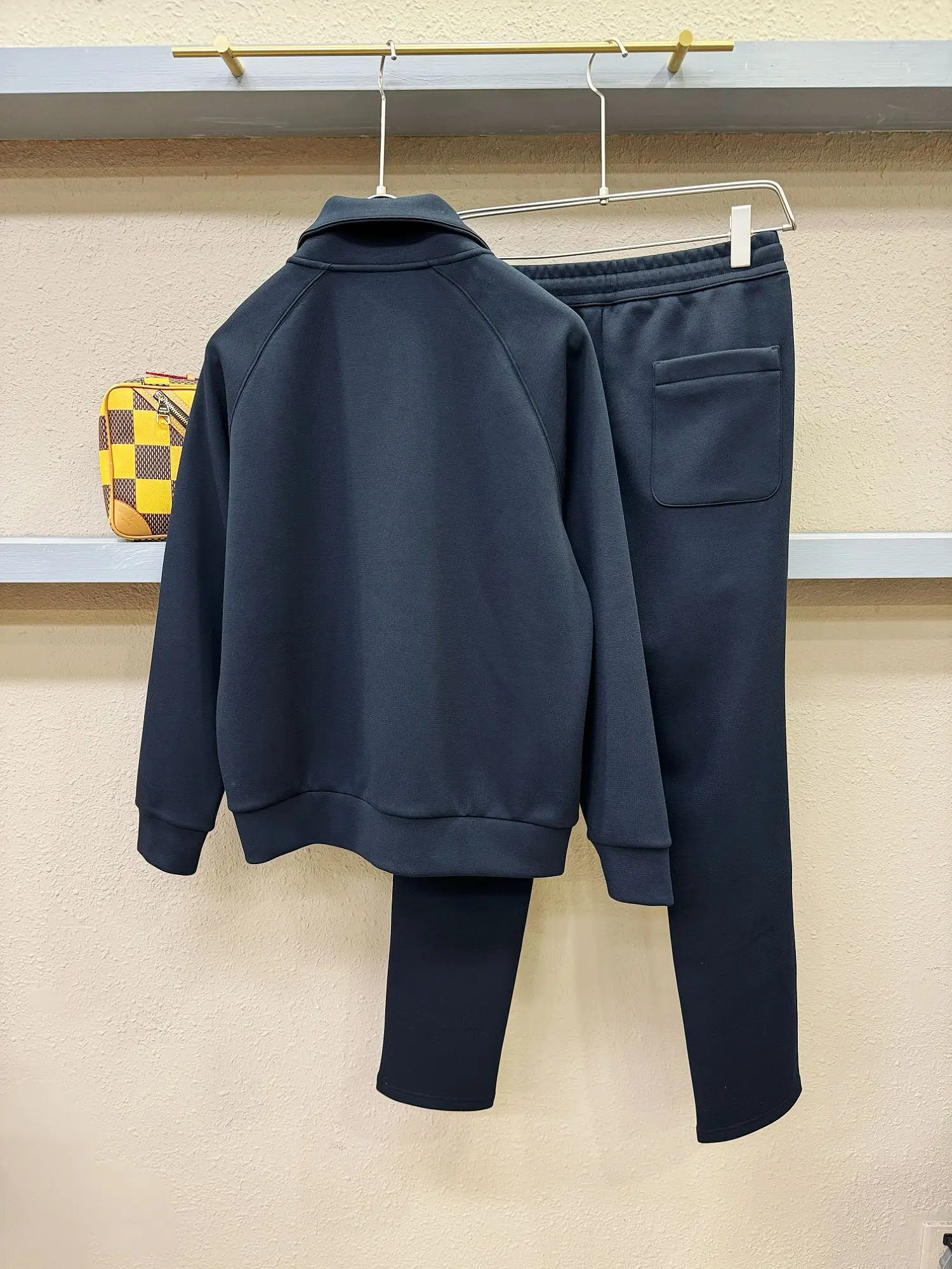 2025 DIKU JING Men\'s Autumn/Winter New Zipper Casual Set with Exquisite Details and High Quality Fabric, Showing Temperament