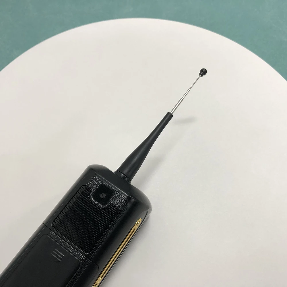 Ponsel pintar C10 LTE 4G layar sentuh, ponsel pintar Buka kunci suara keras kartu SIM ganda 2.6 inci Standby Super panjang