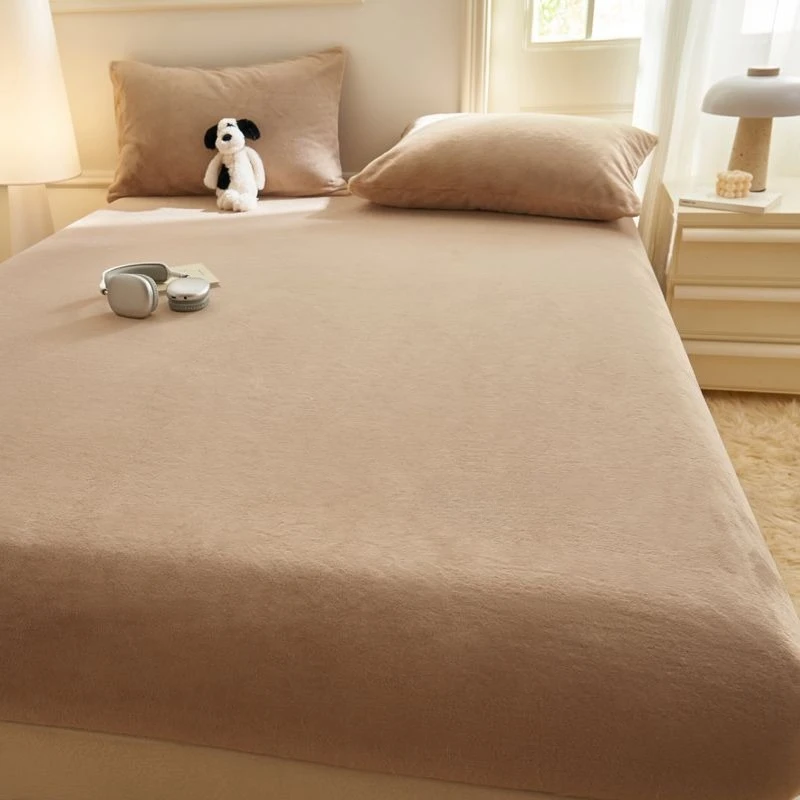 Thickened warm bed sheets in autumn and winter, soft and comfortable milk velvet bedding, warm bed sheets
