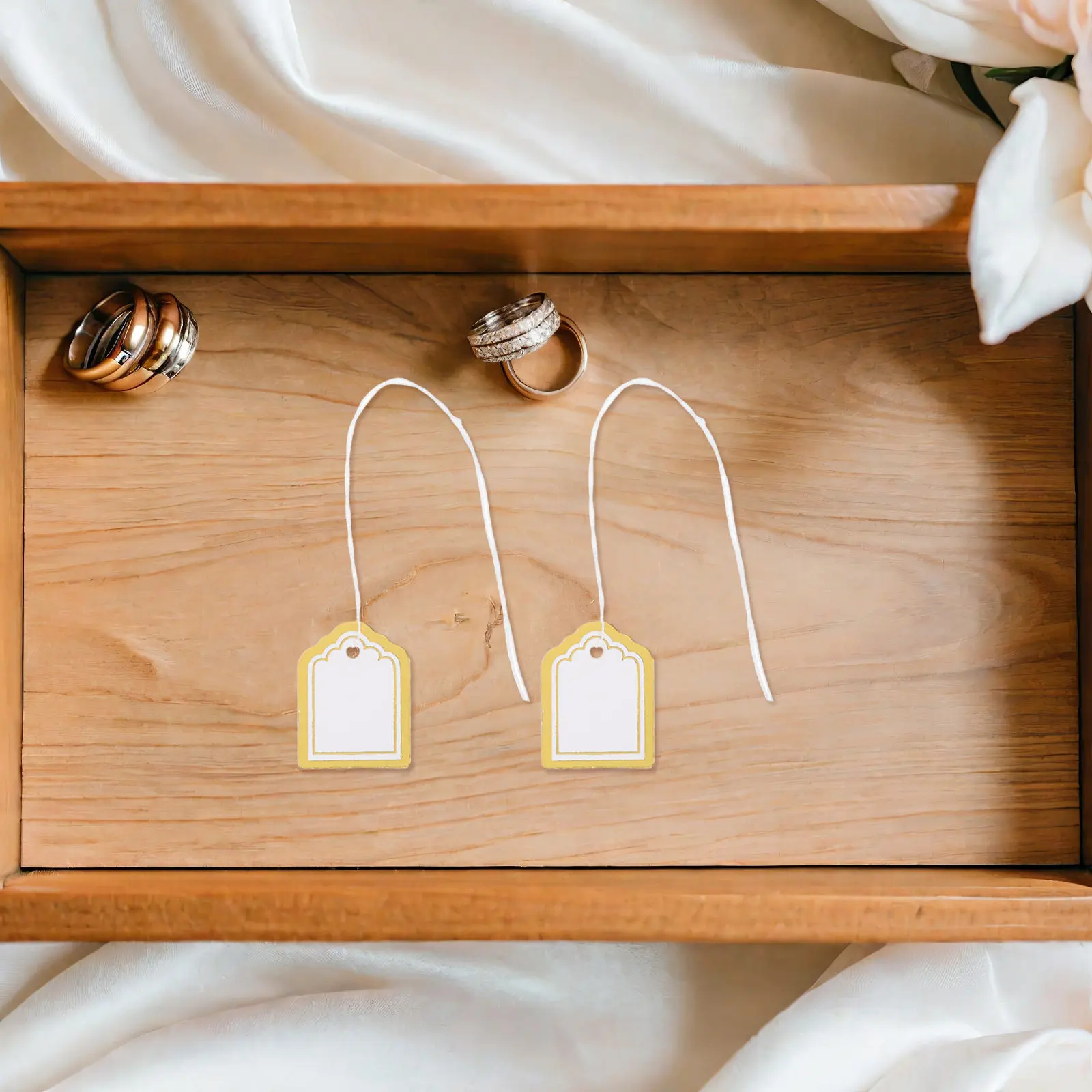 

500 шт. веерообразных ценников, пустые бумажные этикетки, бирки на шнурке для ювелирных изделий, одежды, товаров для рукоделия, распродаж, розничной торговли, демонстрационных стендов