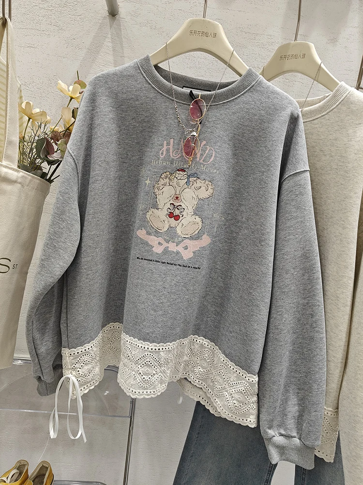 

Свободный женский свитшот с вышивкой и кружевной отделкой, милый повседневный весенний модный топ, трендовый, с круглым вырезом, длинными рукавами, из полиэстера...