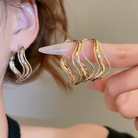 Multi-layer Twisted Metalic Hoop Earrings Irregular Circular Waves Earrings Woman Punk European and American Accessories Party K
