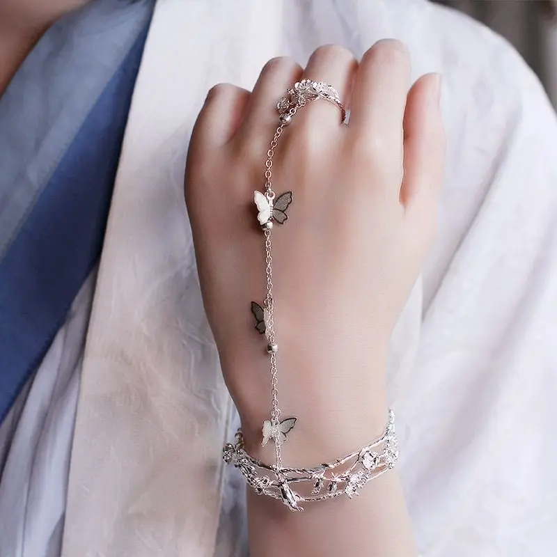 Tianguan Silver Butterfly Bracelet with Integrated Ring Ancient Style Hanfu Accessory Blessing Flower City Design for Costumes