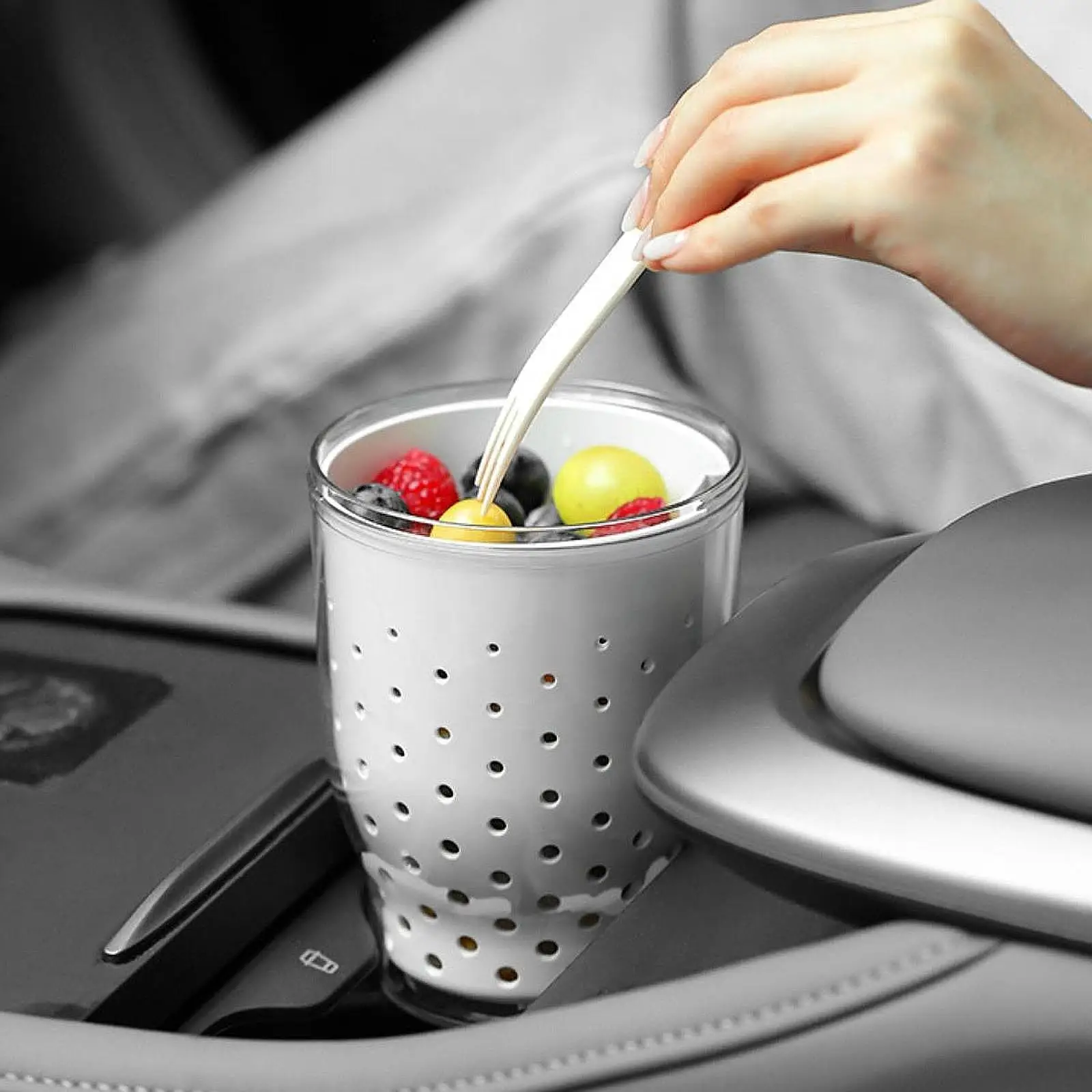 

Fruit Salad Storage Cup Lightweight Leakproof Salad Cup with Fork Fruit Container for Breakfast Lunch Office Yogurt Hiking