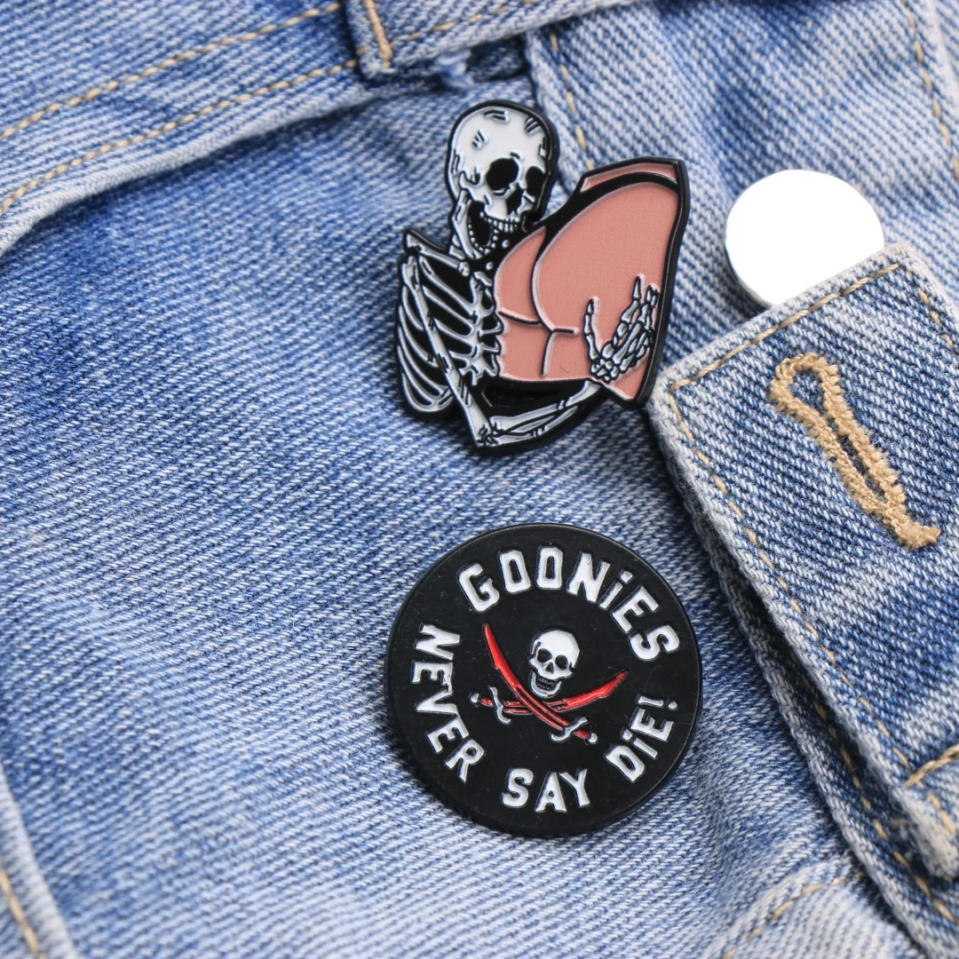 GOONIES NEVER SAY DIE! Enamel - đánh giá và giá Embroidery Illustration