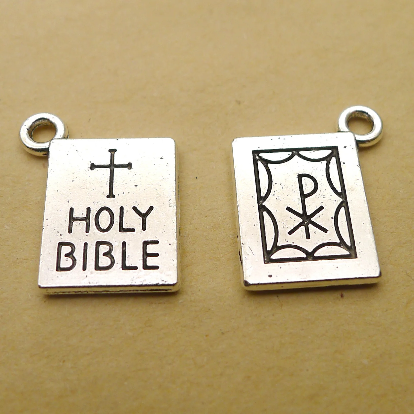 10Pcs/Lot Charms Book Holy Bib - огляд і ціна Vintage Fashion Coloring Book