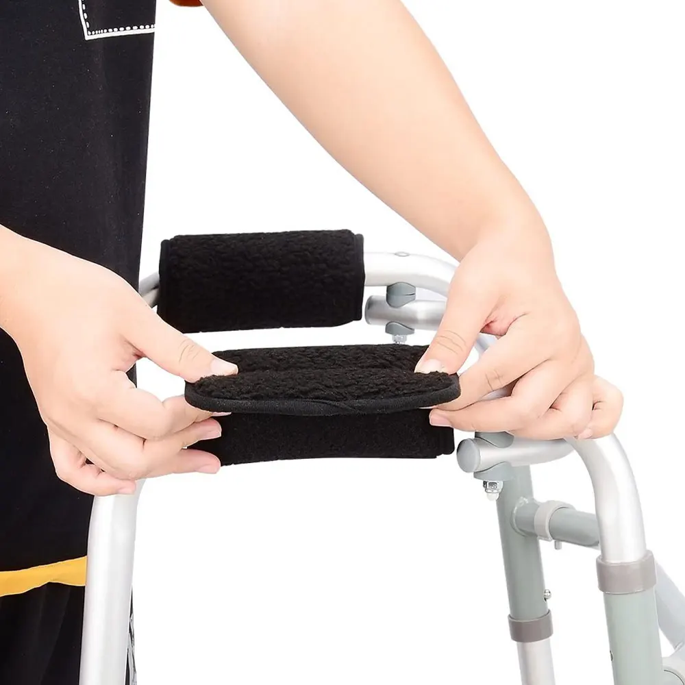 

2 шт. моющиеся накладки на ручки для ходунков, мягкие чехлы для ручек ролятора и инвалидной коляски, противоскользящие, аксессуар для ходунков