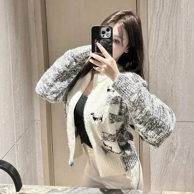 Outerwear Knitted Sweater Woman Round O Neck Color Matching Puppy Cardigan for Women Slim Korean Style Crochet Top Office Wear