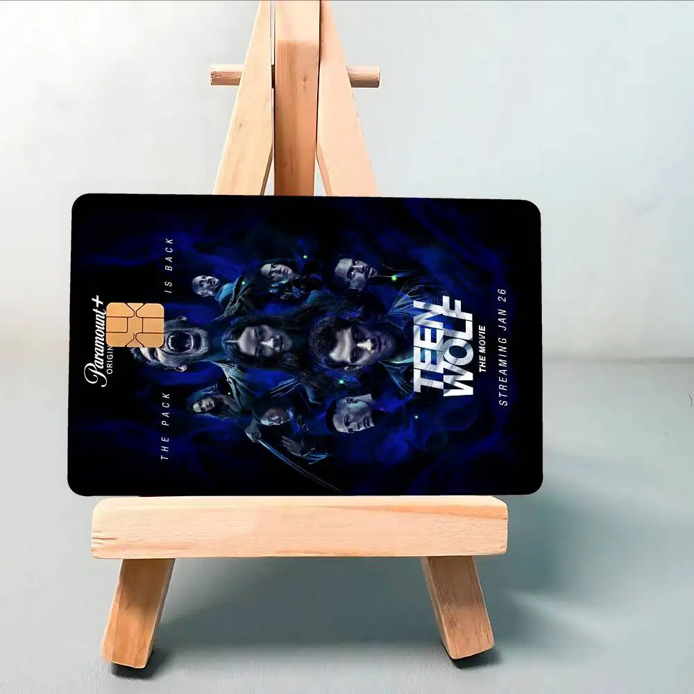 Teen Wolf Anime تنفق أو حفظ غلاف مضحك على إيقاف رفيع للغاية ولا يبهت ملصق غطاء جلدي لبطاقة الائتمان الخصمية