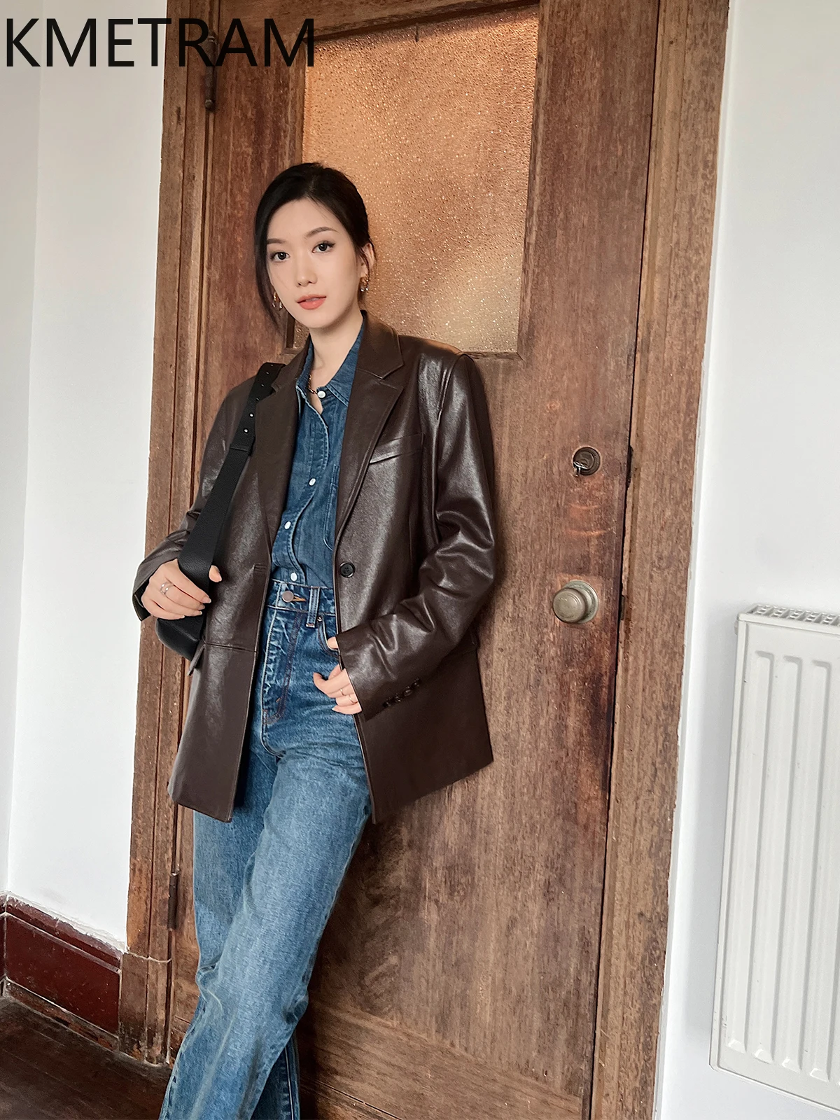 سترة نسائية من جلد الغنم المدبوغة بالخضراوات لعام 100% سترات بدلة من الجلد الطبيعي عالية الجودة لخريف 2025 ملابس نسائية جديدة في معطف