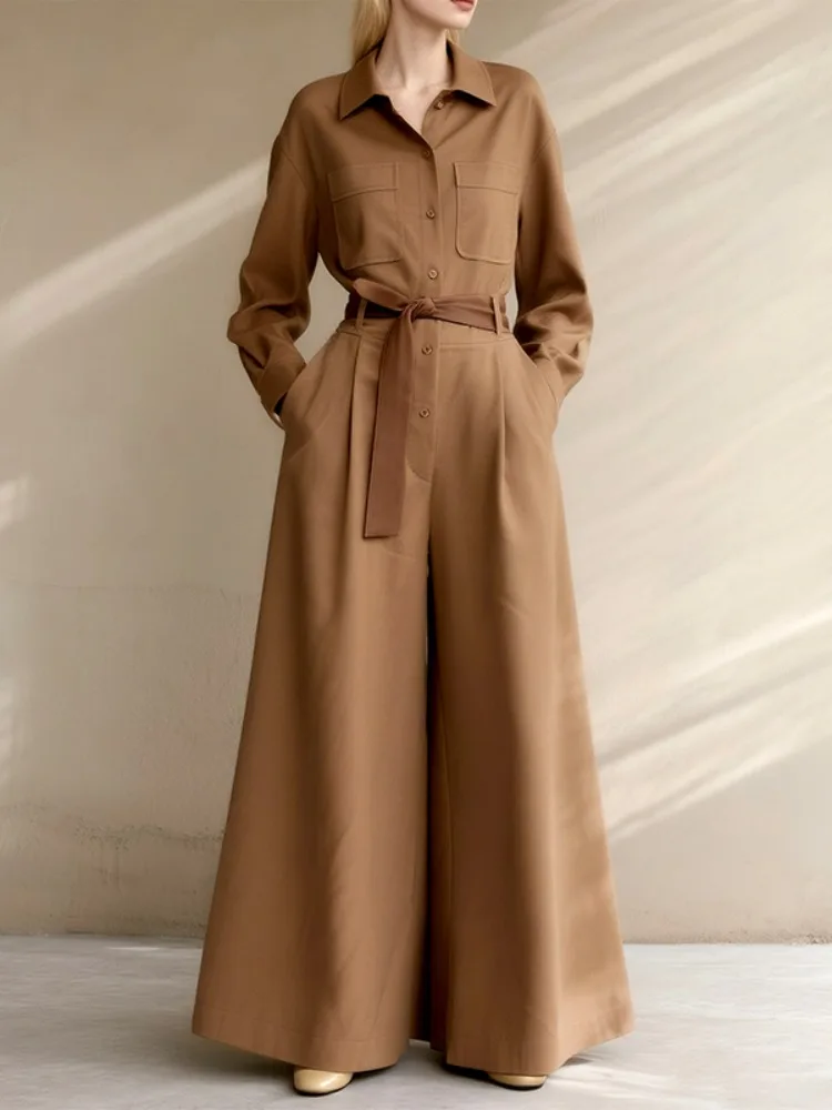 Macacão Casual Feminino Freeacy 2026 Primavera Cáqui com Gola Camisa, Cinto e Perna Larga, Macacão de Manga Comprida
