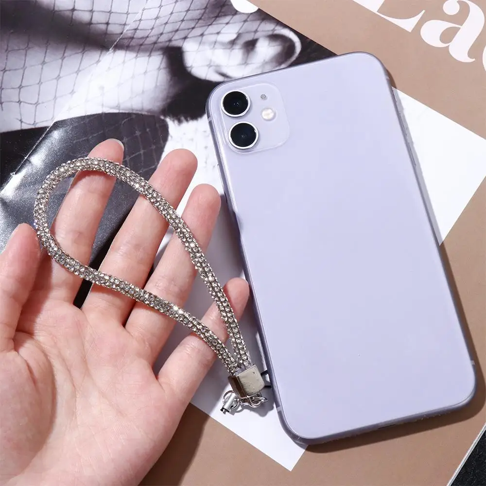 

Luxury Diamond Pendant Phone Charm Short Women's Cellphone Chain Mobile Phone Lanyard Anti-lost Lanyard Phone Wrist Chain