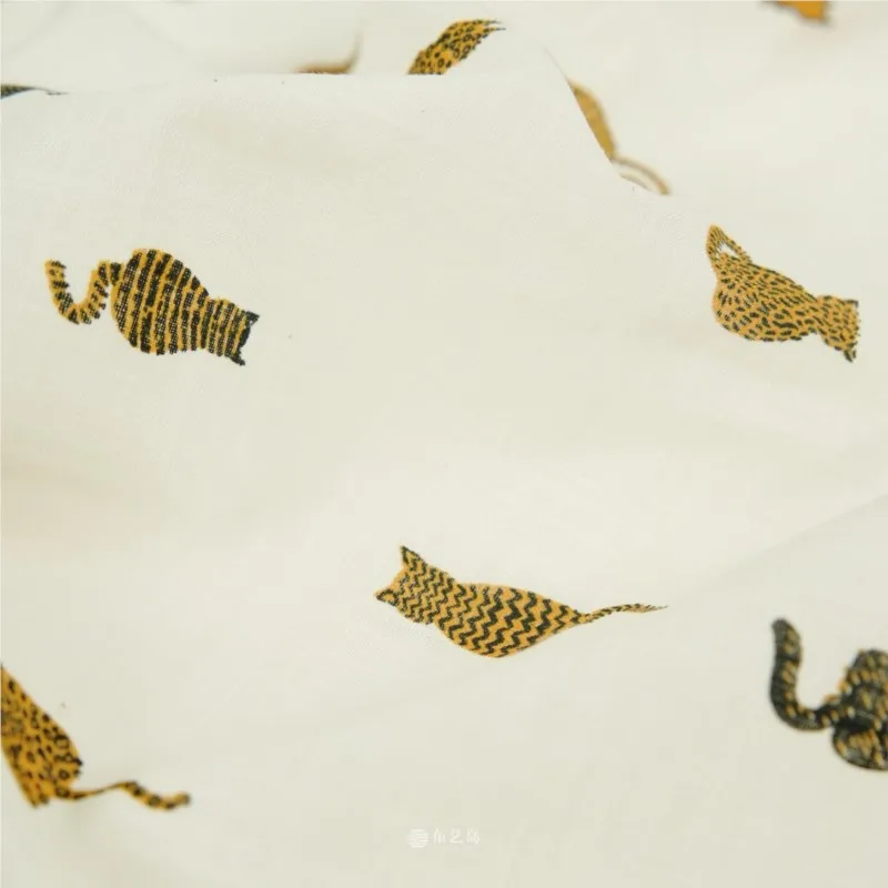 Skin-friendly and cute patterned cotton linen blend fabric designer for shirts trousers