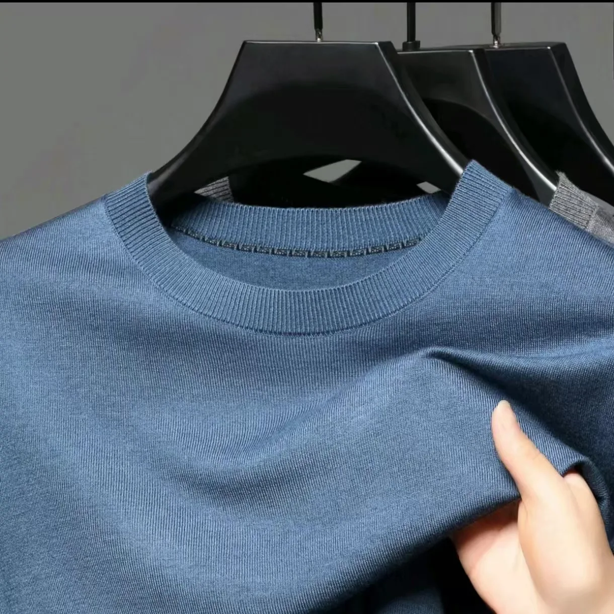 سترة صوف نقية الرجال الجولة شبه الياقة المدورة الخريف والشتاء جديد الرجال رداء علوي من الصوف محبوك سترة ملابس للرجال