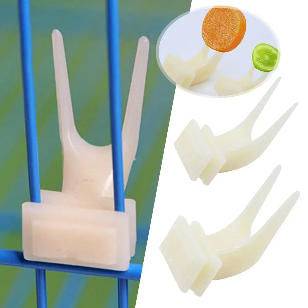 1PC Birds Feeding Accessories Birds Parrots Fruit Fork Pet Supplies Plastic Food Holder Feeding On Cage Pet Supplies