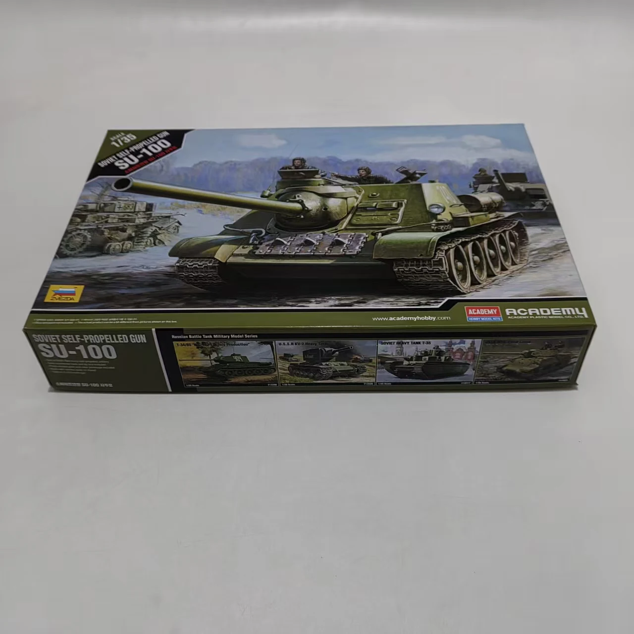 AC13544 ACADEMY 1/35 SOVIET SELF-PROPELLED GUN SU-100 Tank Model Kit