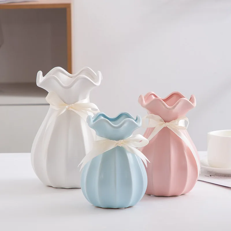 Minimalist Nordic Ceramic Vase, Water-Storing Flower Pot for Florist Supplies, Modern Home Decor
