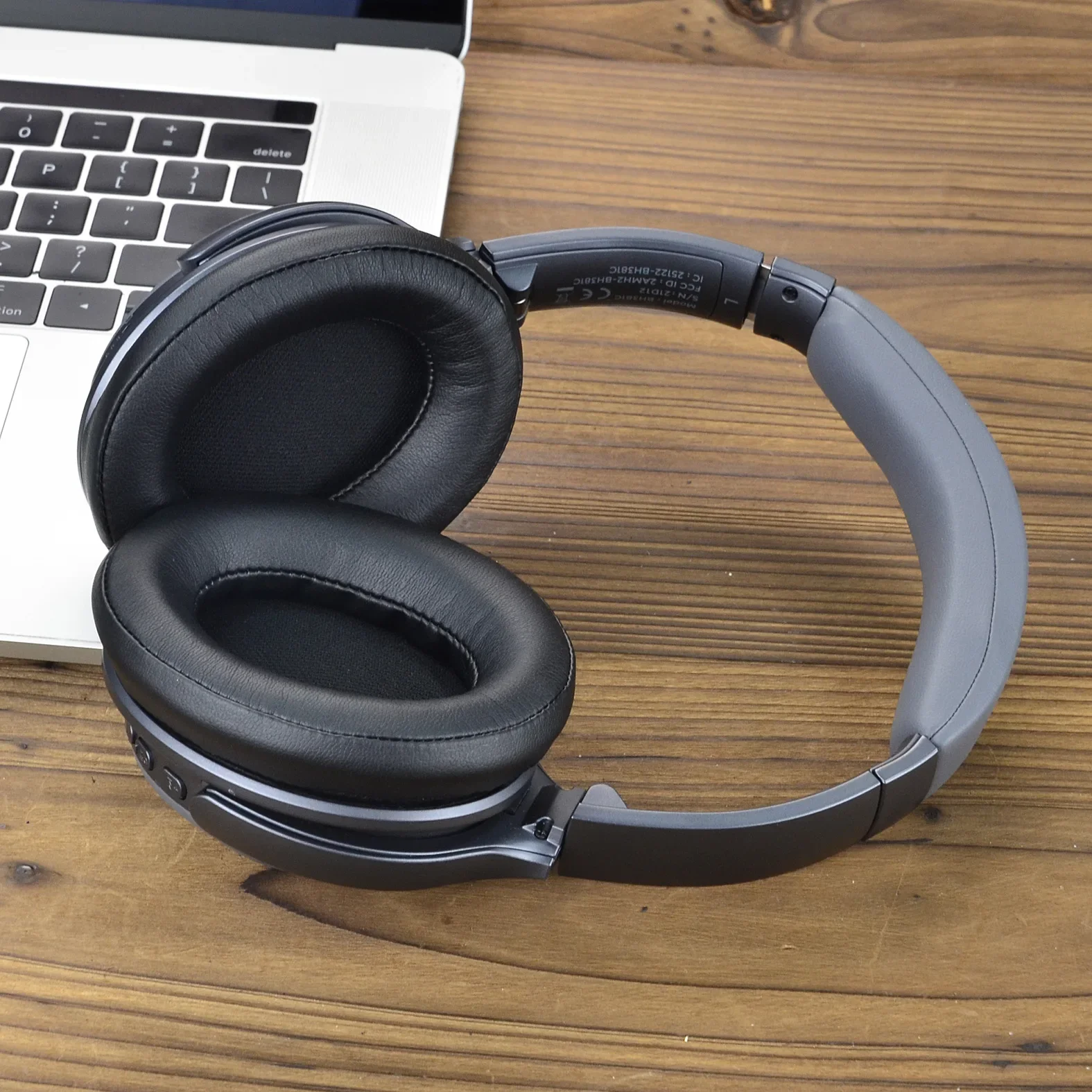 

Replacement Earpads For MPOW H17 Earmuffs Ultra-soft Sponge Cushion Cover Headset , Ear Cups Earmuffs