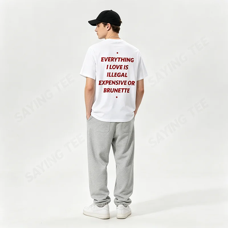 Alles, was ich liebe, ist illegal, teuer oder brünett. Lustiges T-Shirt mit Aufdruck „Y2k Romantic Dating Relationship Letters“. – Detail 5