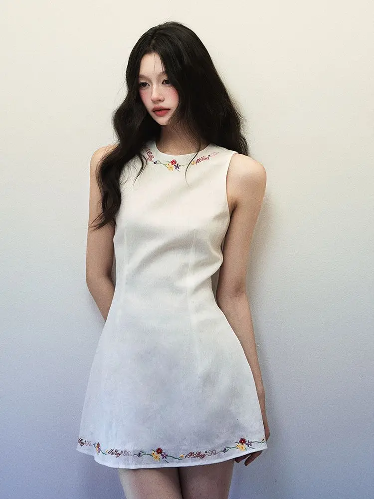 

Dress for Women Summer High-end Designed Advanced Simple Casual White Round Neck Vest Colored Embroidered Waist Sleeveless Dress