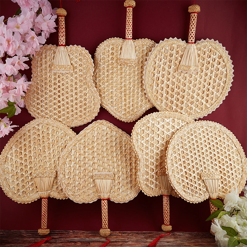 Hand-woven Straw Hand Fan Old Summer Natural Environmentally Friendly Hand-woven Fan Decorative Round Fan Wedding Hand Fan Gift