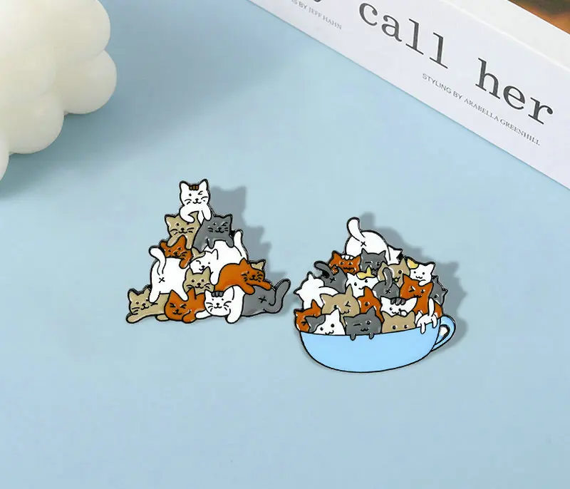 Cats Enamel Pin Cat Coffee Cup Mug Brooches Bag Lapel Pin Cartoon Animal Kitten Badge Jewelry Gift for Kids Friends A Cup of