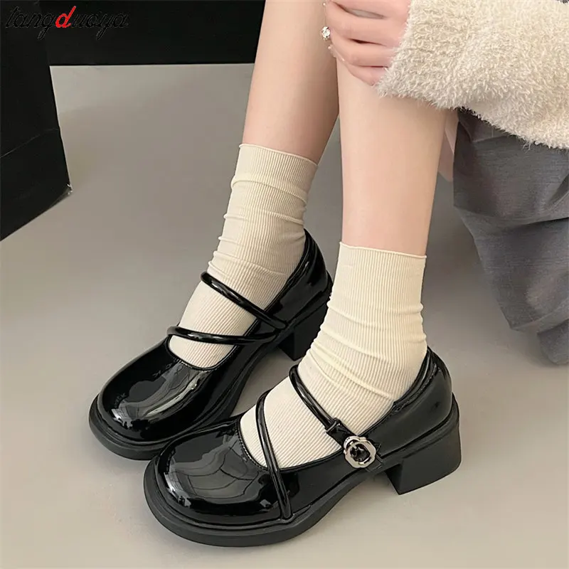Women Loafers Retro black Mary Jane Shoes Women Thick Heels Ankle Buckle Lolita Shoes College Style Cosplay JK Uniform Shoes