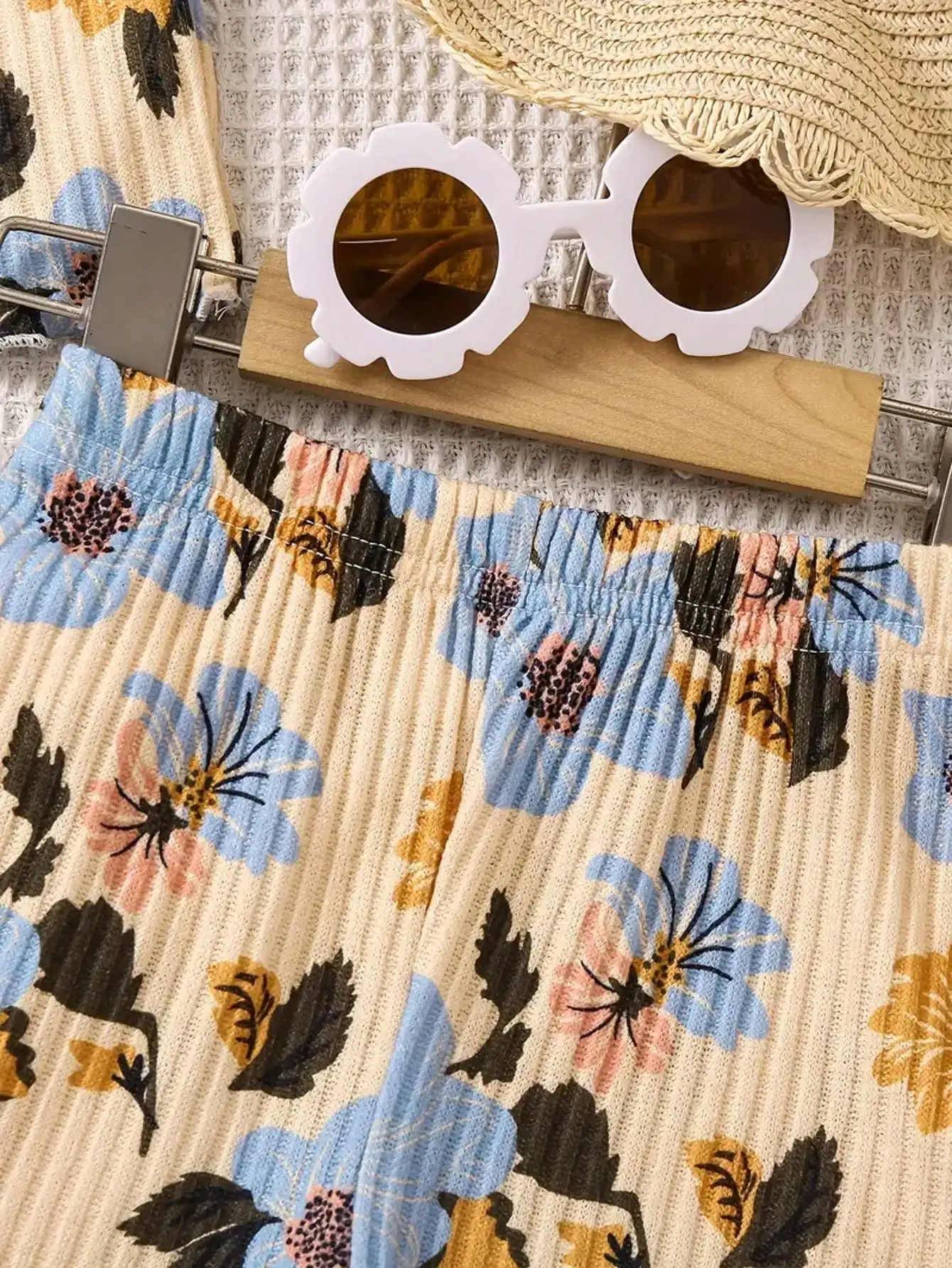 Süßes Sommer-Set für Mädchen: Kurzärmeliges Top und Shorts, Liebliches Alltags- und Reiseoutfit für Kinder – Detail 7
