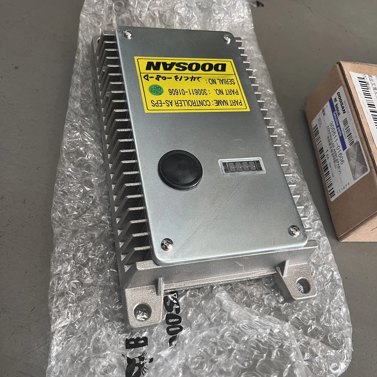 

Bobcat Original Manufacturer Genuine Controller Assy 300611-01606 Forklift Parts