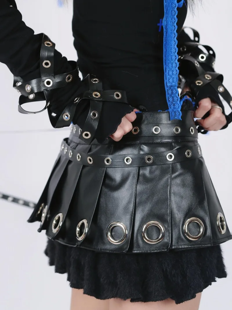 สไตล์ญี่ปุ่นต่ําเอว Layered จีบ Perforated อเนกประสงค์กระโปรงสั้นพิเศษการออกแบบที่ไม่ซ้ํากันกระโปรงหนังสีชมพูสีดํา 2 สี