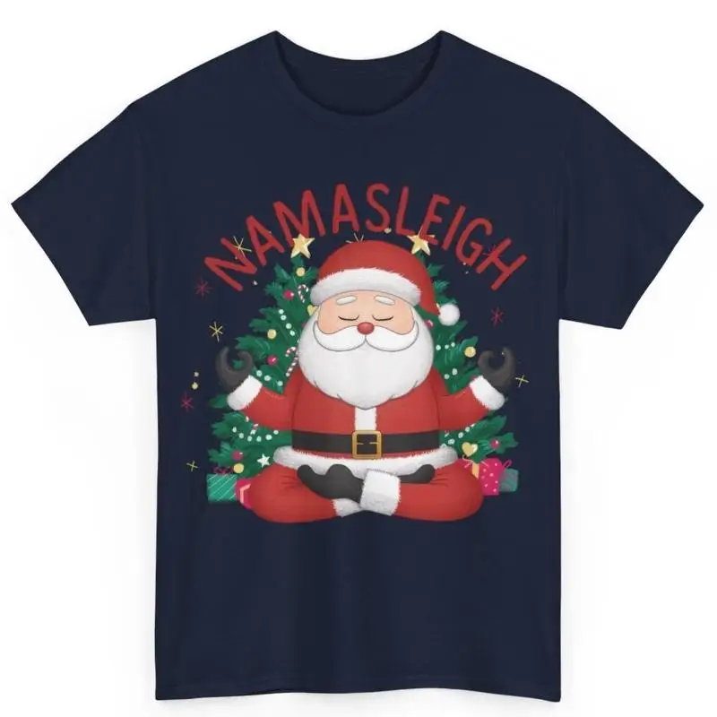 

Рождественская футболка для любителей медитации и йоги Namasleigh Santa Doing